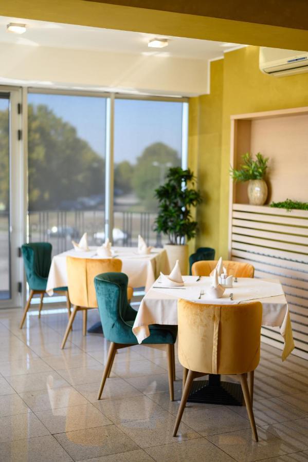 Euro Garni Hotel Belgrado Exterior foto
