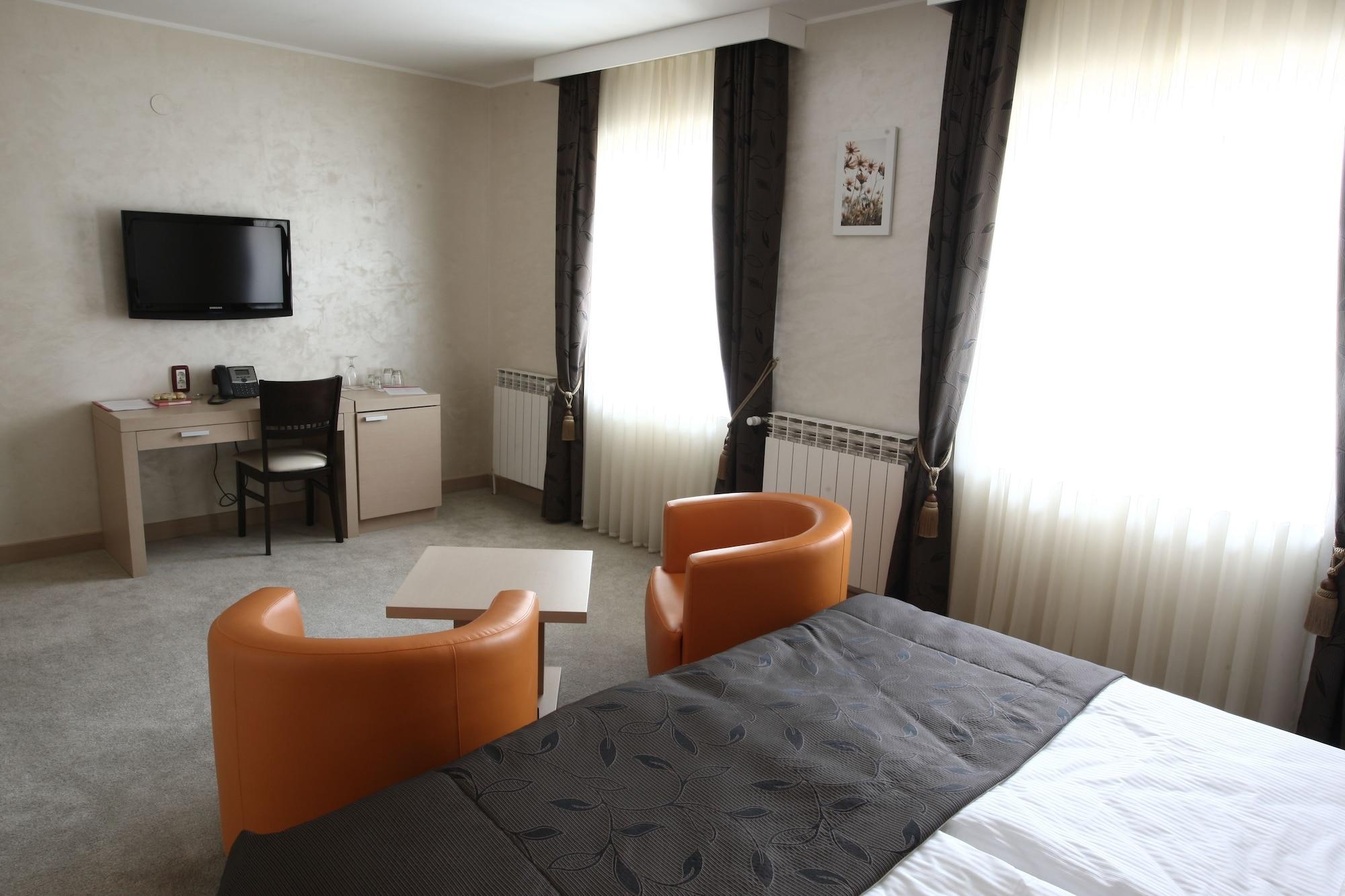 Euro Garni Hotel Belgrado Exterior foto