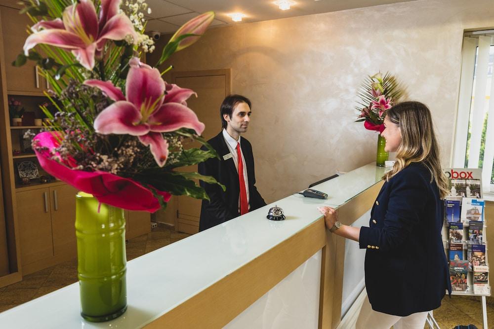 Euro Garni Hotel Belgrado Exterior foto